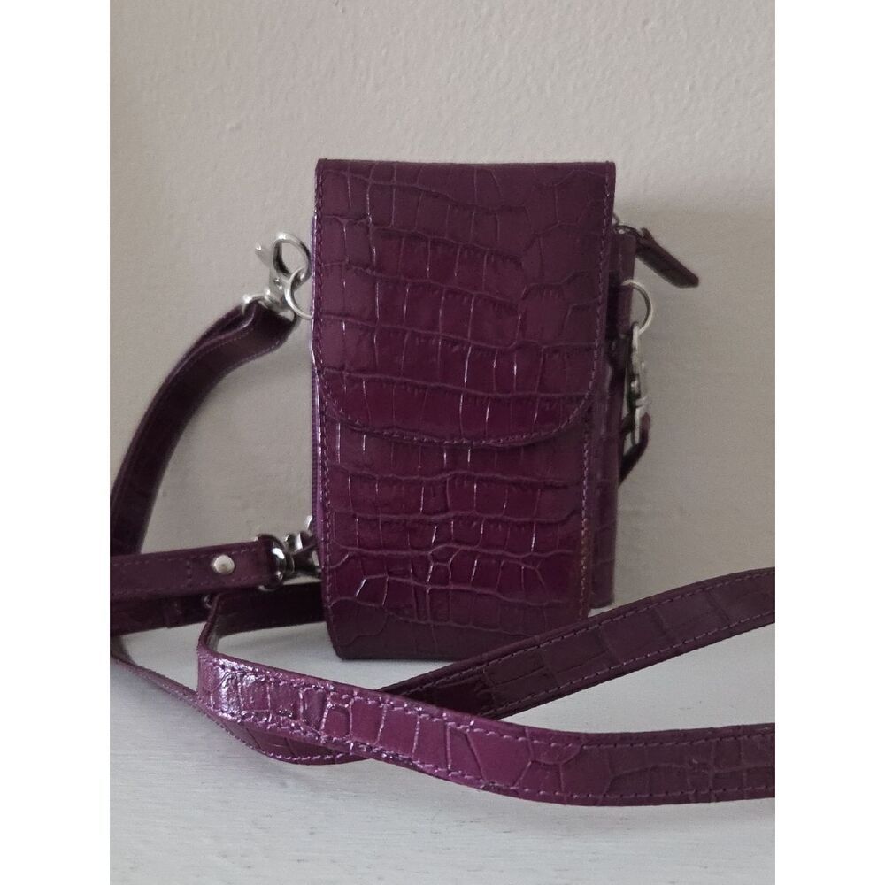 WalletBe Women's Croc-Embossed Purple Crossbody/Wristlit Bag